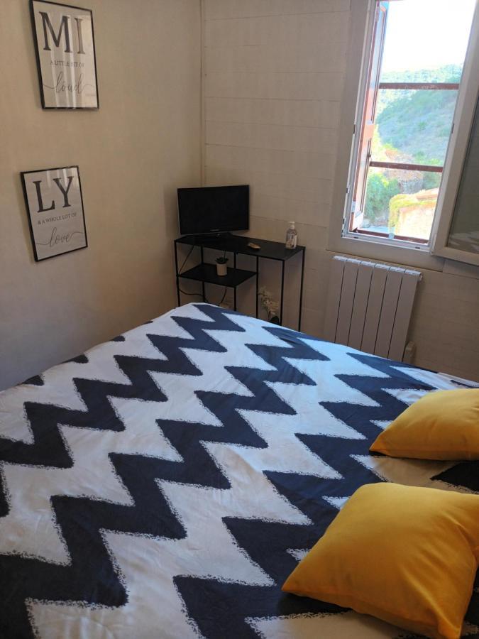 B&B Chambres "Chez Meme Germaine" Caramany Exteriör bild